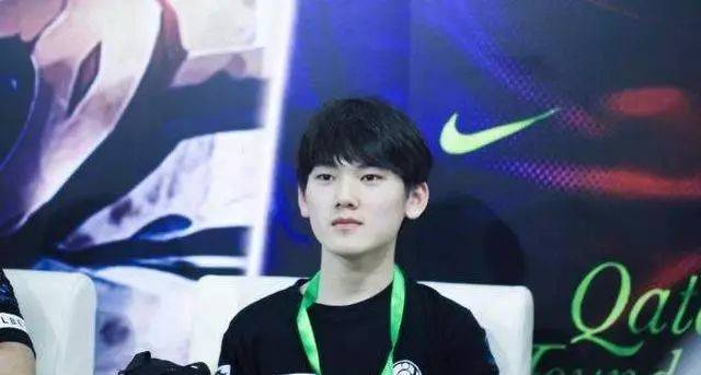 论前排或